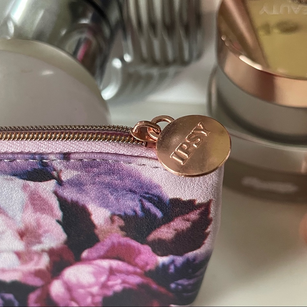3/$15 Ipsy Zippered Floral Pattern Cosmetic Bag Ipsy May 2022 Bag - Picture 3 of 7